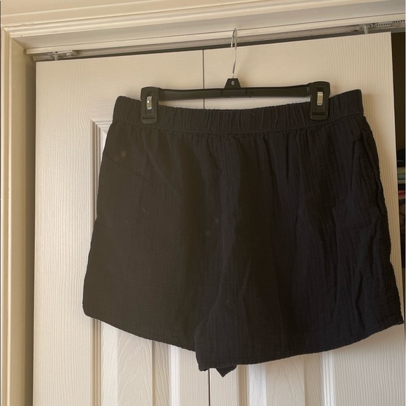 Junior’s Universal Thread Shorts - Picture 2 of 5